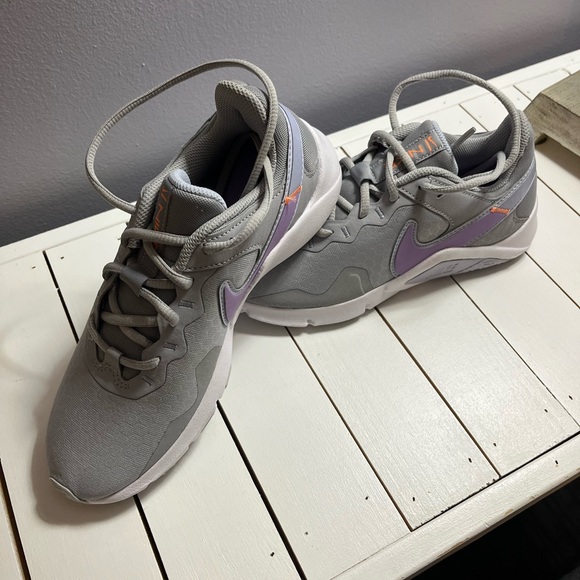 Nike Women's Gray and Lavender Athletic Shoes - Picture 2 of 6